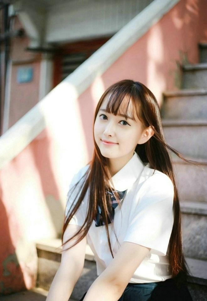 如果爱上, 就不要轻易放过机会。莽撞, 可能使你后悔一阵子;怯懦, 却可能使你后悔一辈子