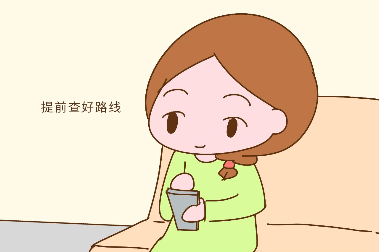 在公交车上给孩子喂奶, 是被逼无奈, 你一个大妈凭什么指点