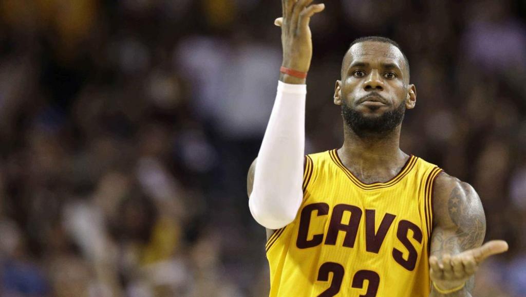 NBA现役实力前5超巨, 詹姆斯跌下神坛, 榜首是公认联盟第一人