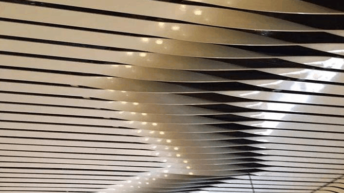 扭曲铝板天花吊顶