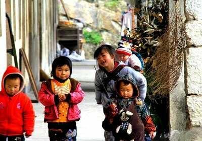 最新三胎政策消息, 超生三胎要罚多少钱? 超生