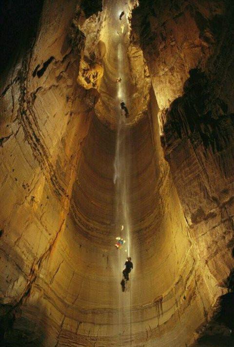 世界最深钻洞传来类似人类的呼喊声, 地底人到是幻想还是真实存在?