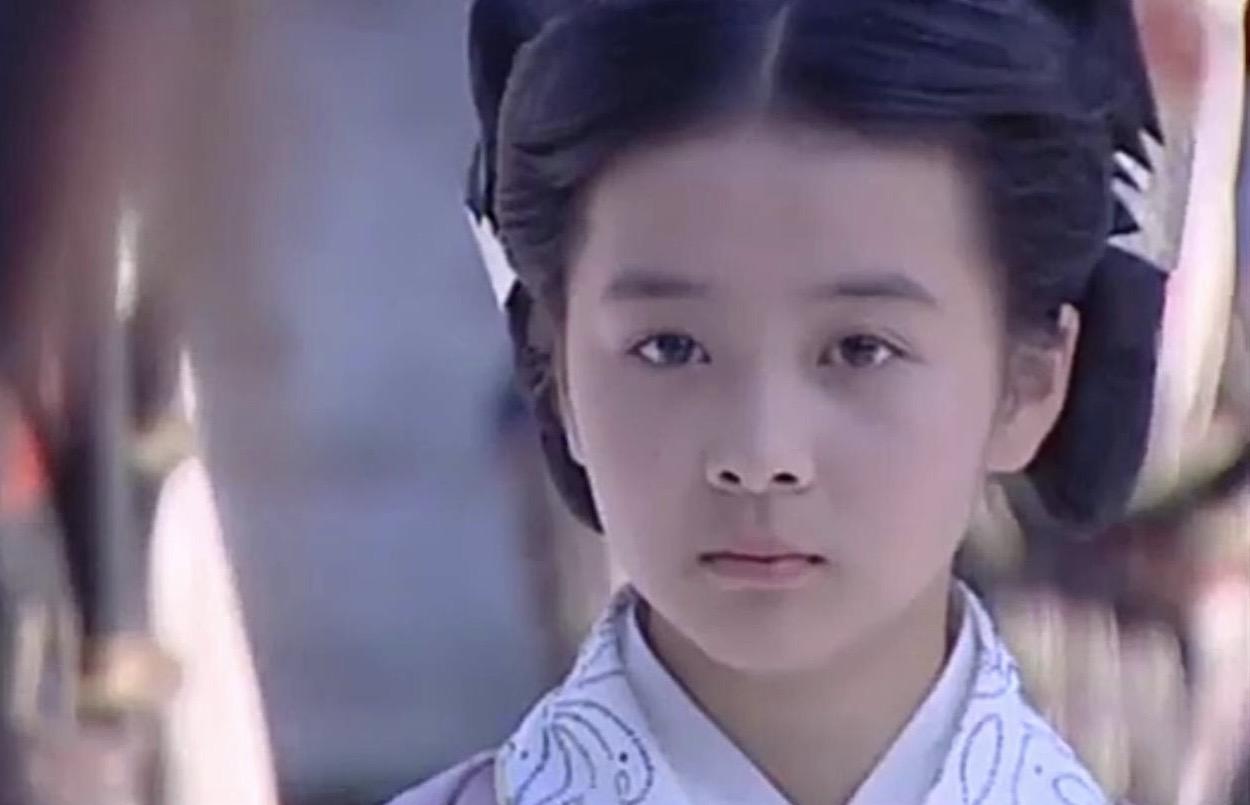杨丽晓《女人不哭》的小童星,如今蜕变成女神