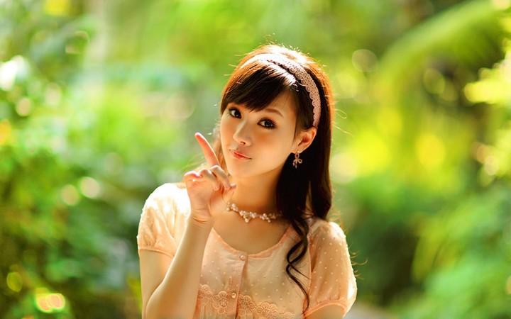 有位网友在网上问了小编这样一个问题,他说最近有一个关系暧昧的女生