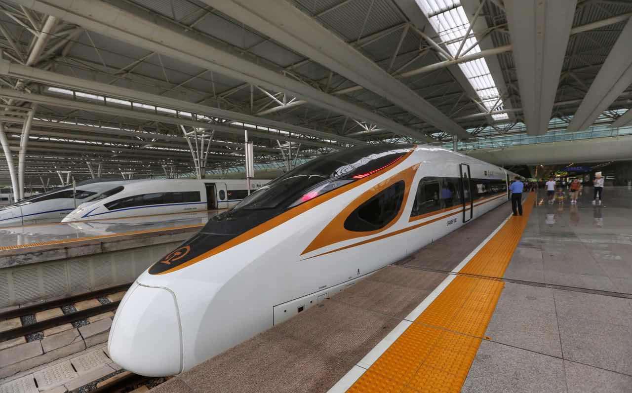 中国铁路局重组, 郑州、济南等十大铁路局被裁撤, 成立八大铁路集团