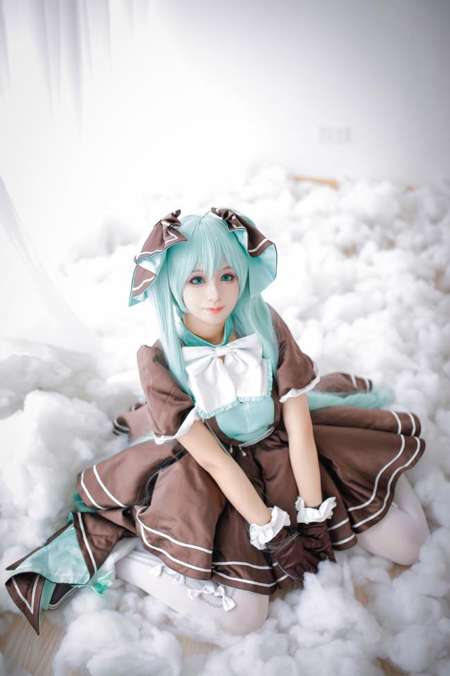 美少女COS初音未来, 网友: 这是从漫画里走出来的女生吗?