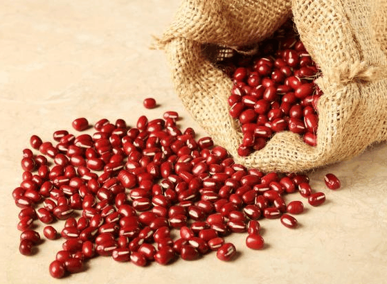 女人不想胖? 白开水里放点小食材, 每天喝两杯, 帮你轻松减掉赘肉