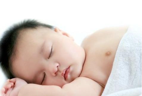 宝宝睡觉时有这3种行为, 很有可能是生病了, 宝妈可不要大意