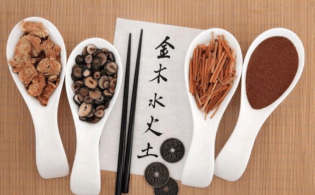 孕妇产下五胞胎, 丈夫姓周, 公公大手一挥起完名, 都夸他太有才了