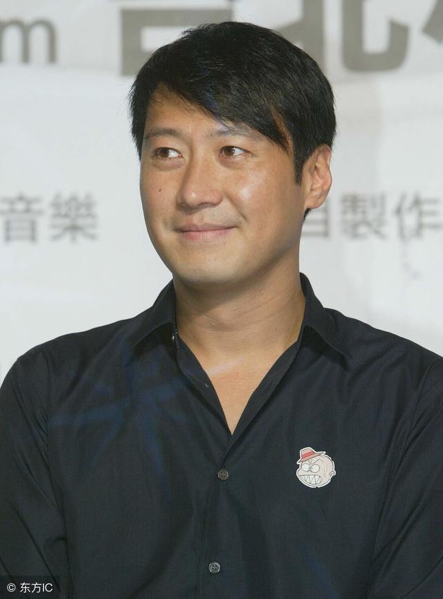 51岁黎明承认将做爸爸 恋32岁失婚女助手