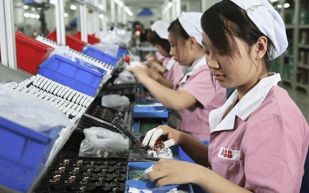 42岁女工人咳嗽四个月, 查出肺癌晚期, 医生叹息: 早就该来医院了!