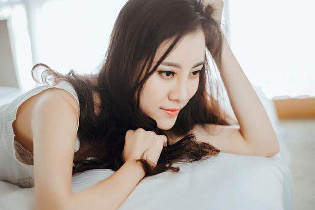 女人对你虚情假意, 会有这4个表现, 藏都藏不住!