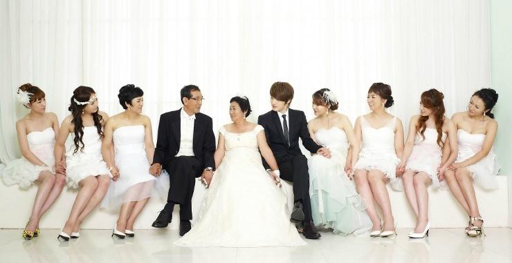 他是当红偶像, 从小父母离异后被送养, 爆红之后生父要求验DNA认亲