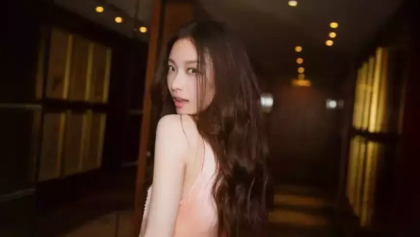 这才是夏天长发最美打开方式啊!