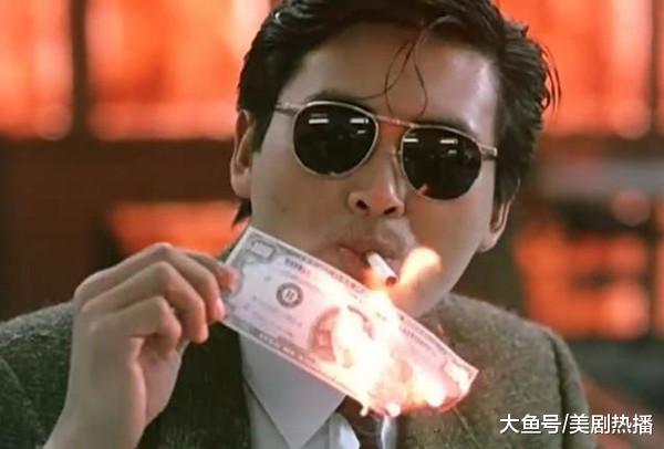 62岁周润发裸捐56亿, 挤地铁逛超市, 出道40年只娶一妻至今无子!