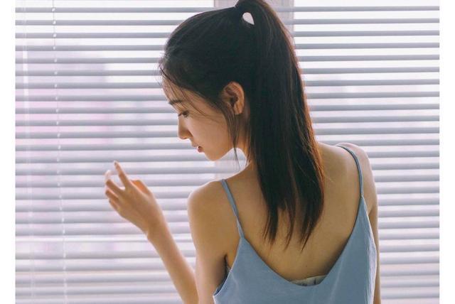 女人想撩你都会有这5个表现, 你被撩过吗?