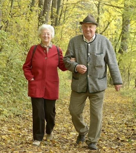 这3种走路姿势最危险! 损健康还减寿命! 你中招了吗?