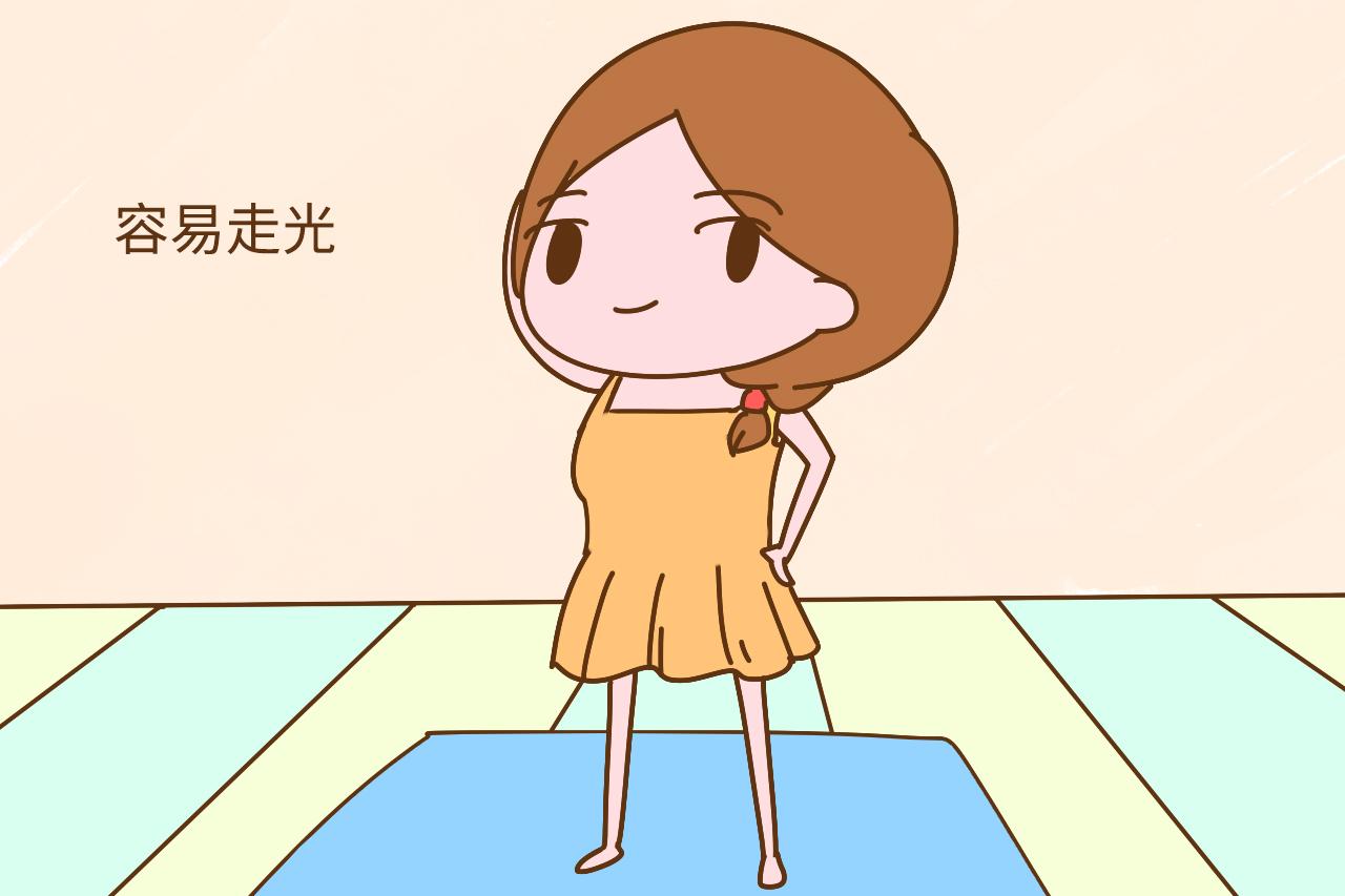 去学校见老师, 这几类衣服妈妈们可不能穿, 别让孩子丢脸