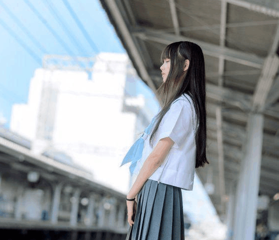 女生暗恋一个男生, 会有的表现