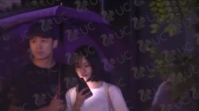 郑爽新男友晒女鞋告白, 男生是高颜值学霸, 张翰胡彦斌都输了
