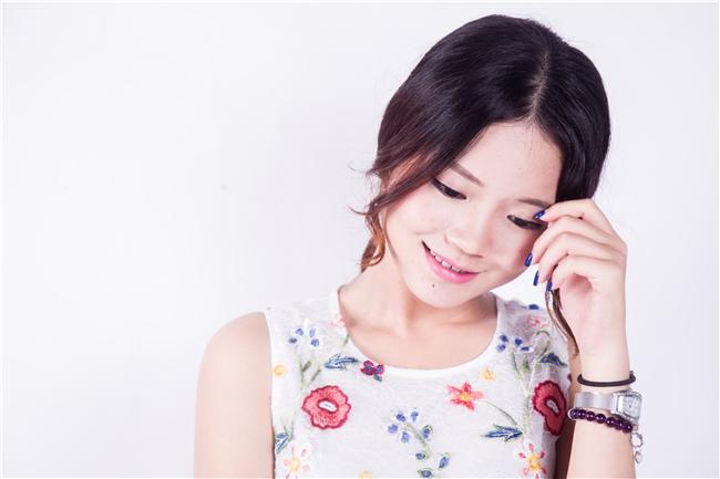 他很撩很宠, 每次加班时他的举措都会让我害羞, 结果我错了