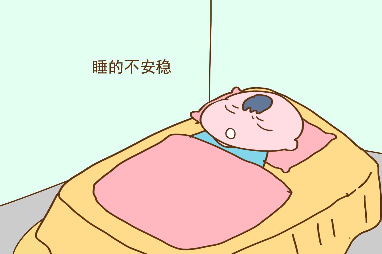 小宝宝睡着后总是哼唧, 是生病吗? 宝妈认识到这几点很重要