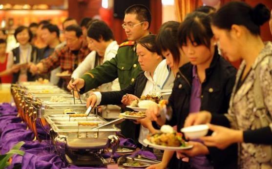 30岁小伙胃疼排黑便, 查出胃癌晚期, 医生: 都是一个习惯害的!