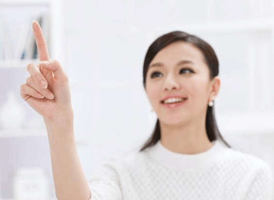 女人什么时候绝经, 才算正常? 身体有这2个变化, 说明你即将绝经