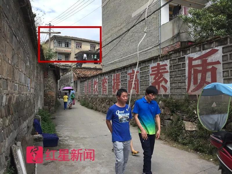 红星独家丨武大毕业生失联11年，回家泪跪父母：看了报道才发现他们这么老了