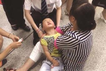 10岁男孩晕倒, 抢救无效死亡, 医生说: 都怪父母疏忽了一件事!