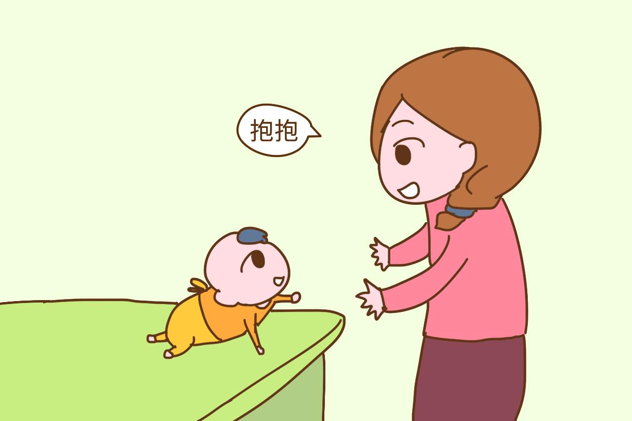 孩子会走路, 还老要求爸爸妈妈抱, 该不该抱? 心理学解释让人安心