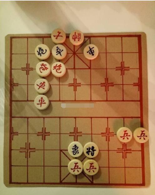 红棋先走，有胜算嘛！