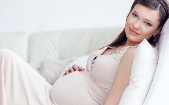 产科护士怀孕生子与别的孕妈有何区别? 可能和我们想的不一样