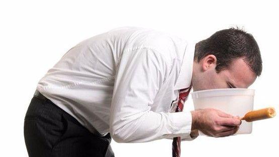 50岁老汉娶20岁女孩, 婚后一年两人都进了医院!