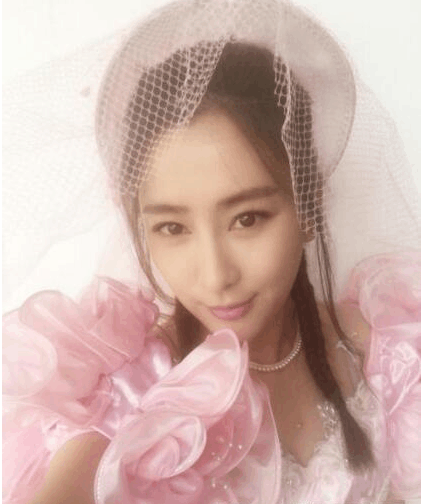 近期有人拍到只有她在陪伴着马苏。患难见真情网友却说: 物以类聚