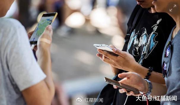 ?法国“中小学生手机禁令”升级: 9月起不许在校用手机, 课间和午休时也不行