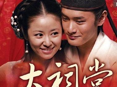 娱乐圈对女星太残忍! 几年前他们还在演情侣, 几年后却成“母子”