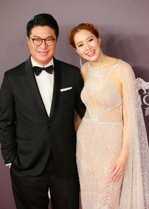 “千亿媳妇”徐子淇登封面, 脸瘦了好多尖下巴明显