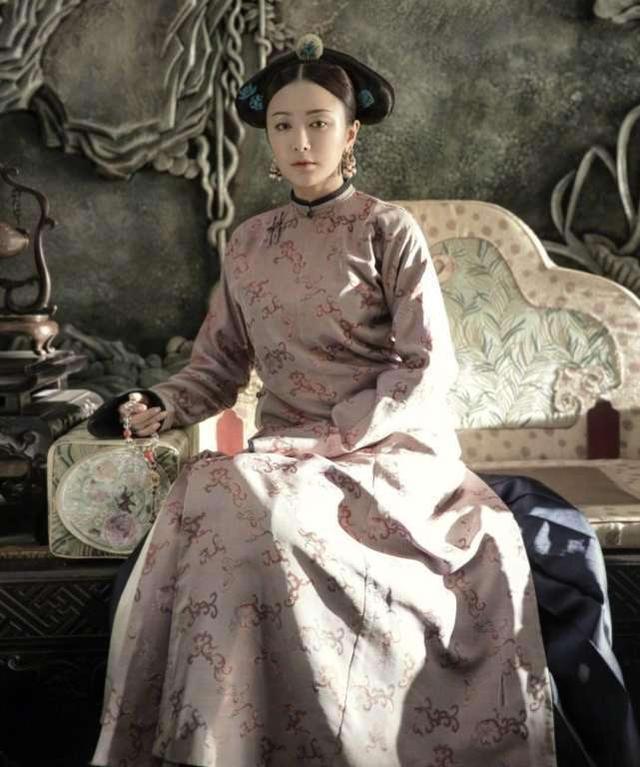 秦岚刚接《延禧攻略》剧本时, 觉得戏份太少, 于正四个字挽留下来