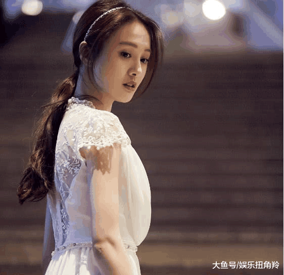 郑爽随口说的一句台词,无意中在抖音走红,网友:张翰尴尬了