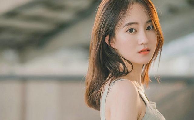 女人动了情, 尽管嘴上不承认, 但是这三个表现骗不了你!