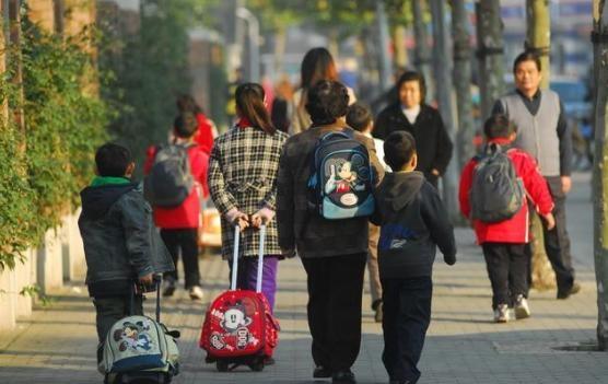 10岁男孩晕倒, 抢救无效死亡, 医生说: 都怪父母疏忽了一件事!