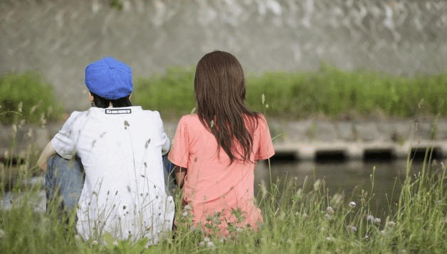 未婚先孕彩礼从20万降到2万, 婚礼当天, 儿媳的话让婆婆丢尽脸