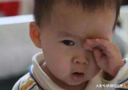 为什么宝宝总是揉眼睛? 看看是不是这些原因, 是第二种要及时就医