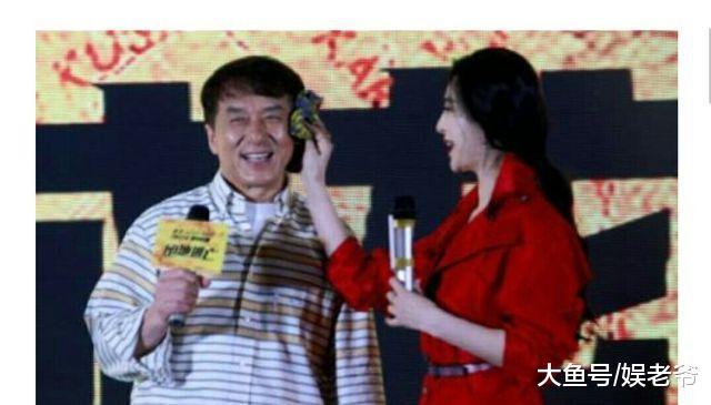 大家欠成龙一句道歉, 大哥都礼貌手了, 范冰冰还要怎样!