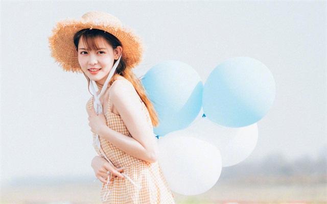 男女之间, 女人有这五个表现, 说明她一直暗恋你!
