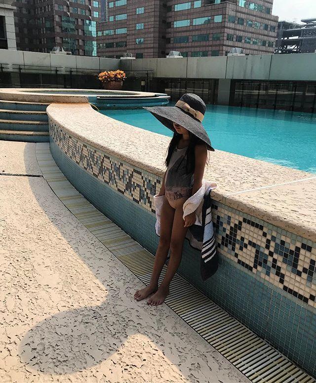 曹格女儿Grace已退圈, 如今高挑腿长逆天, 曾被骂到亲爹出马