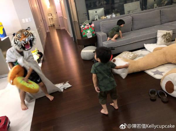 陈若仪为Kimi买奶茶 网友好担心他变得和周杰伦一样胖啊