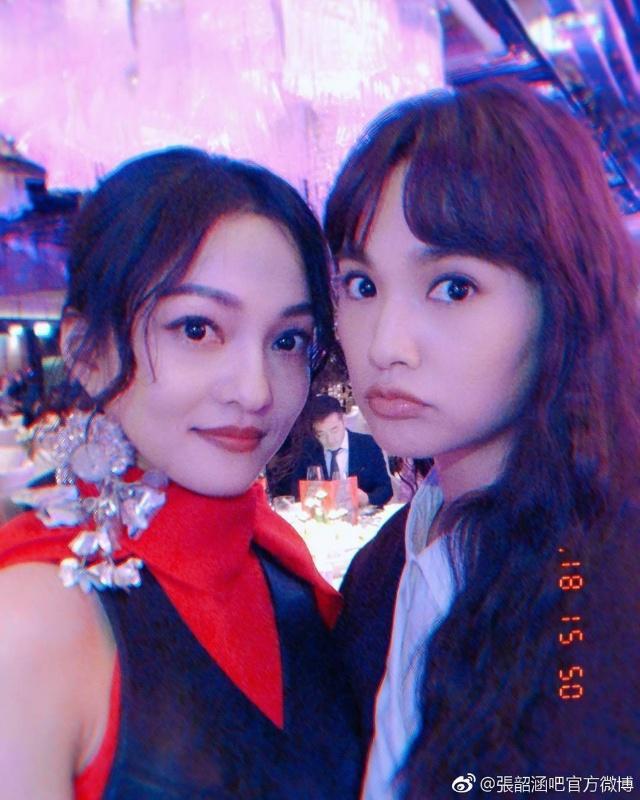 张韶涵出席阿娇婚礼与新人合影 同框杨丞琳满满回忆杀