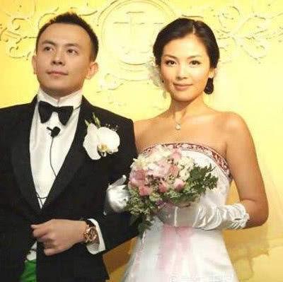 40岁刘涛起床素颜照曝光, 双眼无神皮肤暗黄! 网友: 贤妻不易!